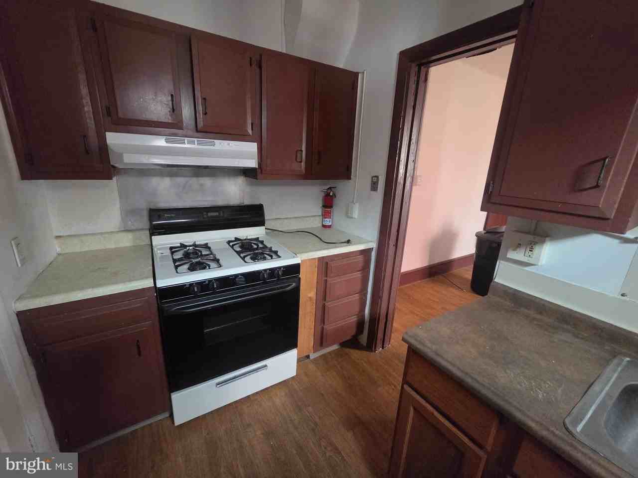 1134 Spring St #1 - Photo 3 of 8