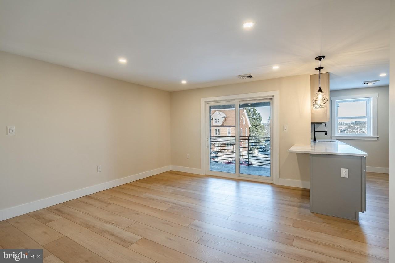 530 Washington Ave #6 - Photo 6 of 24