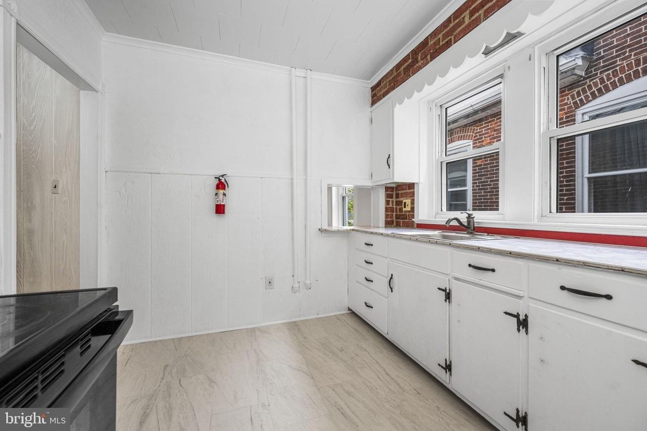 23 E 2nd St #2 - Photo 6 of 16