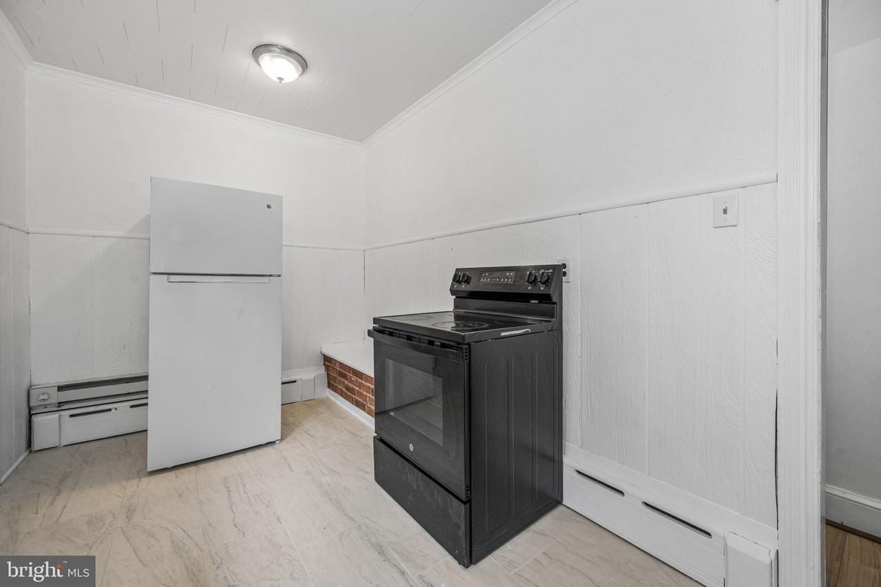 23 E 2nd St #2 - Photo 7 of 16