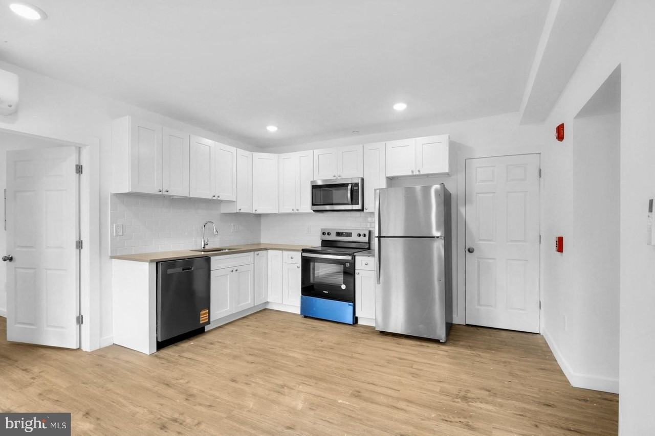 7037 Ridge Ave #1B - Photo 4 of 12