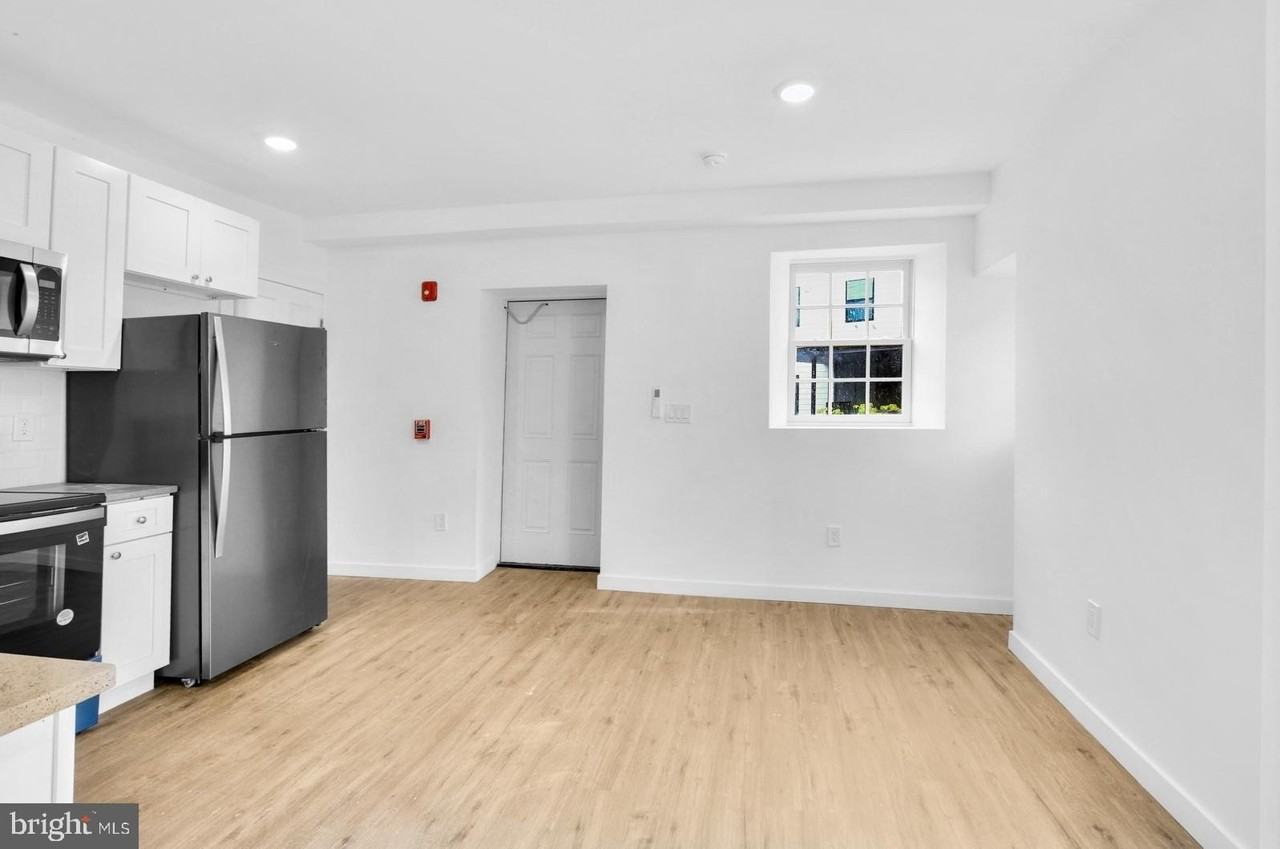 7037 Ridge Ave #1B - Photo 6 of 12