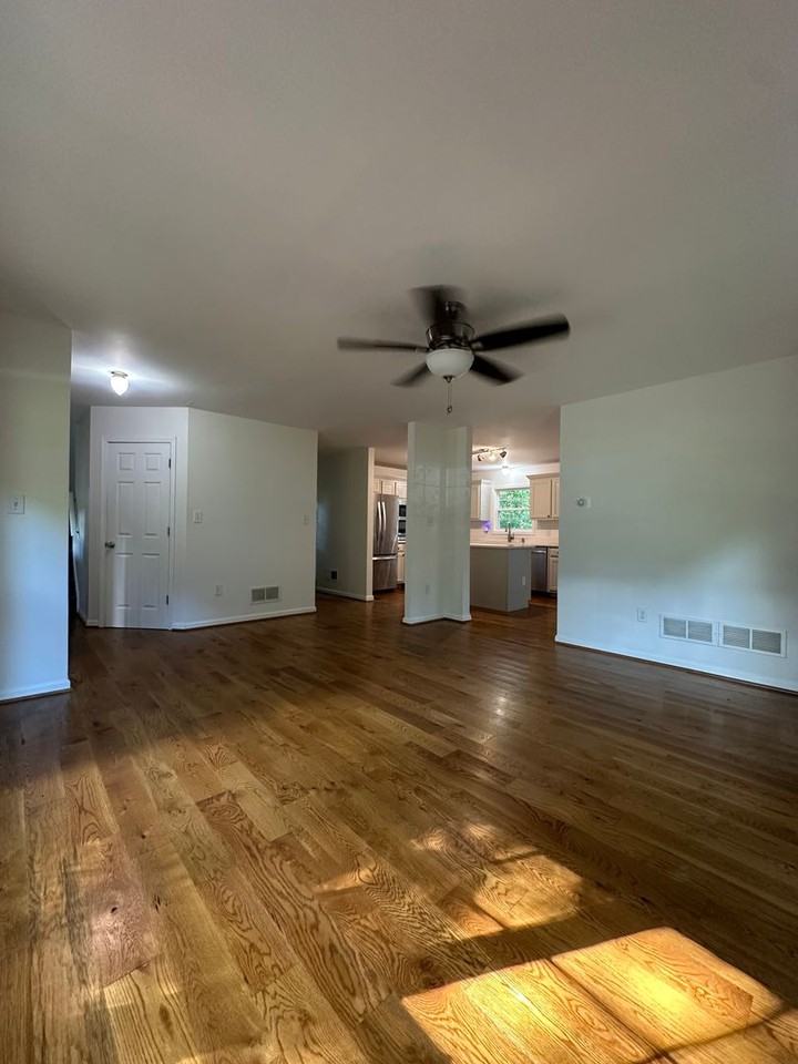 250 Hodgson Dr - Photo 5 of 44