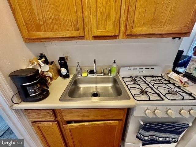 1930 Bainbridge St #1R - Photo 3 of 12