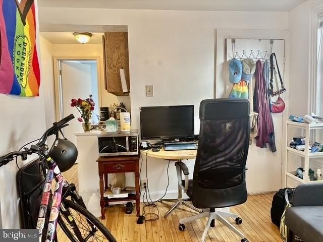 1930 Bainbridge St #1R - Photo 4 of 12