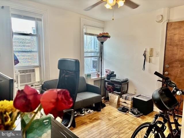 1930 Bainbridge St #1R - Photo 6 of 12
