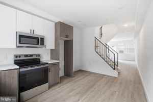 featured image of 1027 W Arizona St