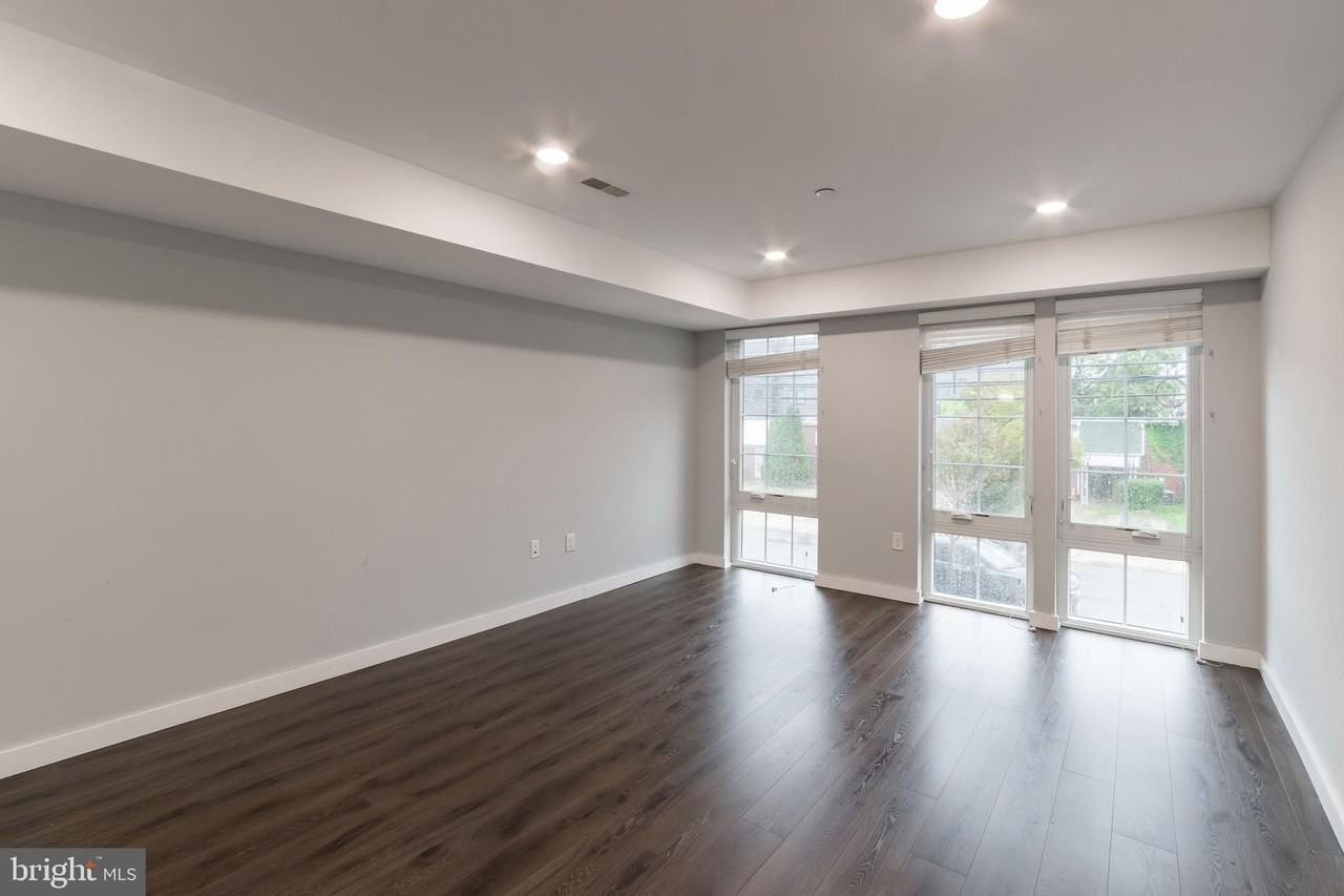 751 N 20th St #4 - Photo 3 of 16