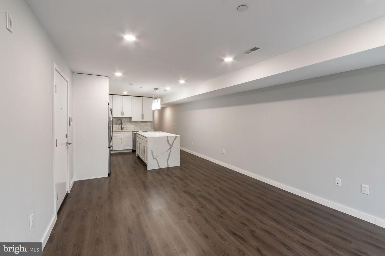 751 N 20th St #4 - Photo 4 of 16