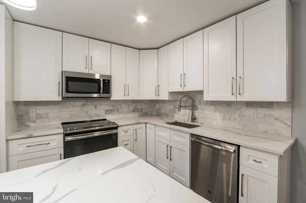 751 N 20th St #4 - Photo 6 of 16