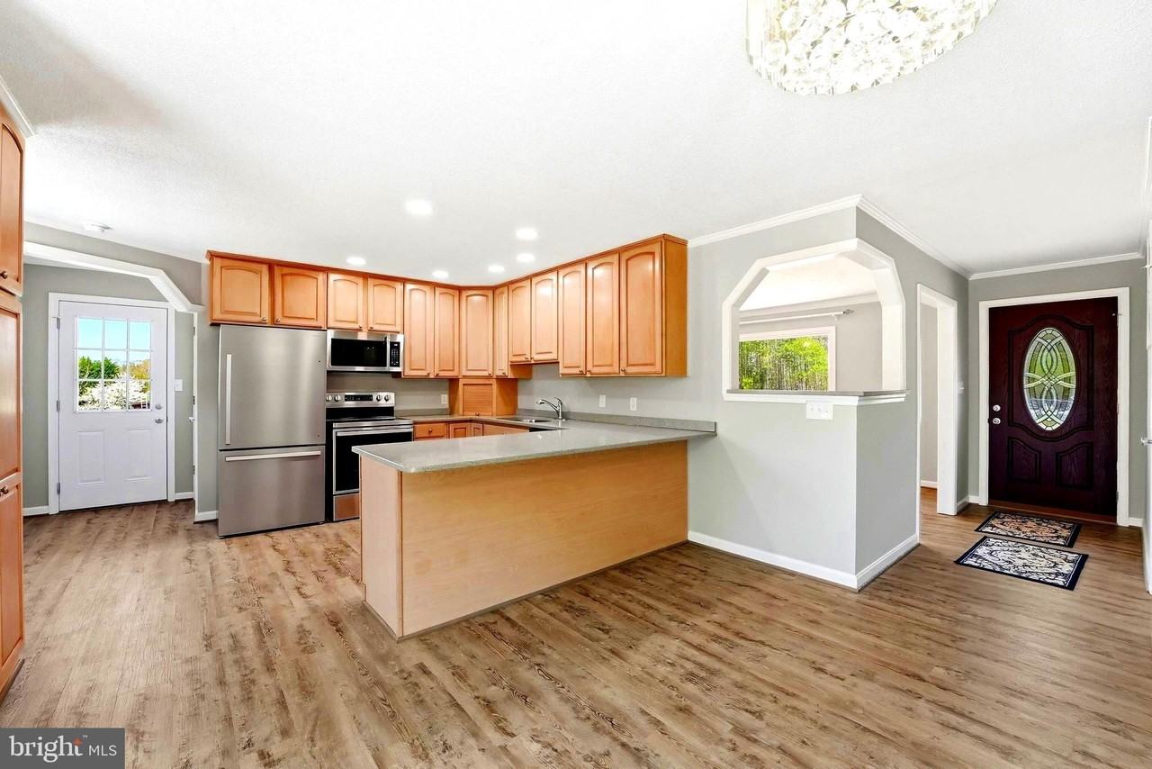 22064 Yellow Bottom Rd - Photo 5 of 50