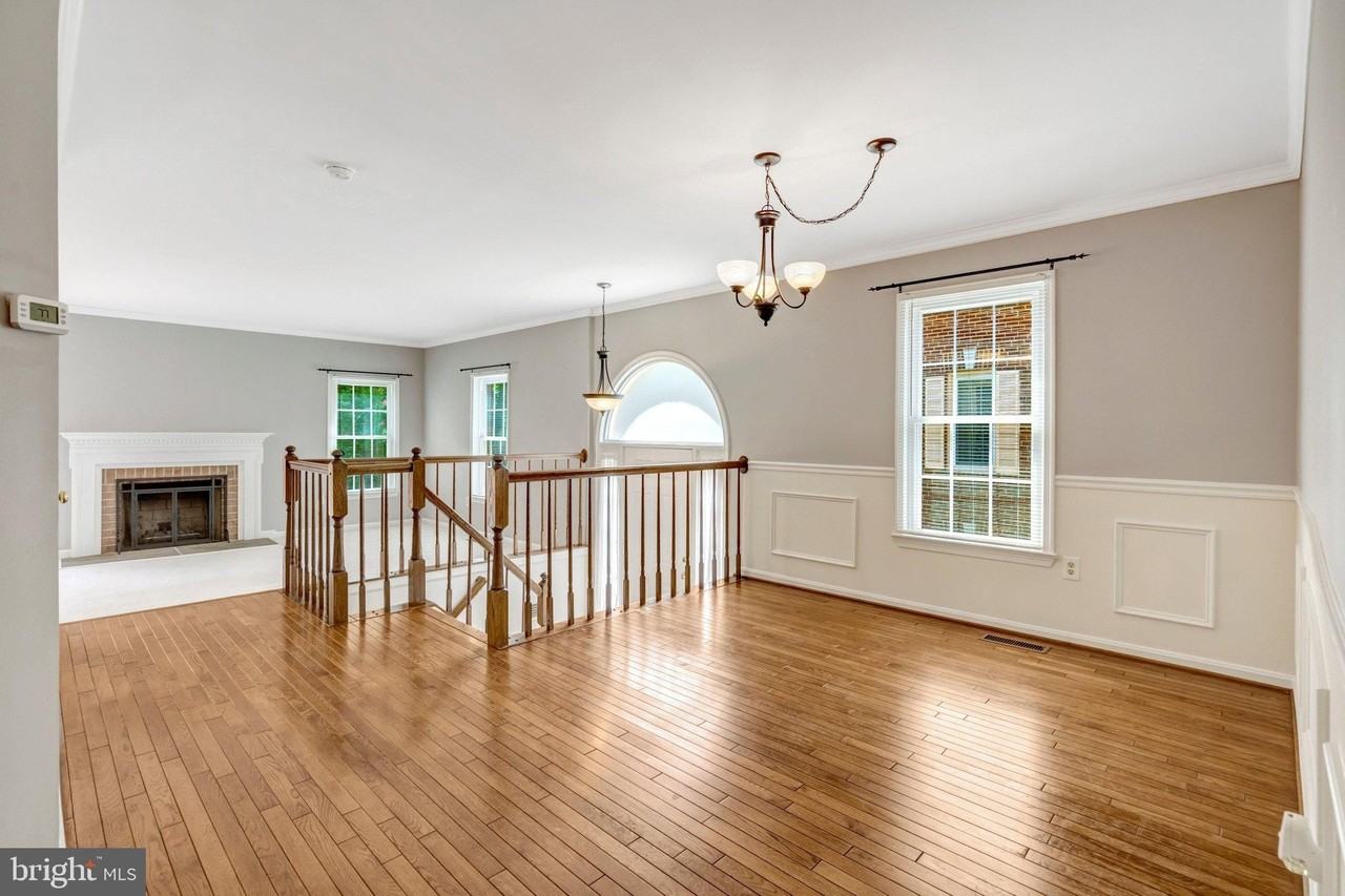 5964 Norham Dr - Photo 6 of 50