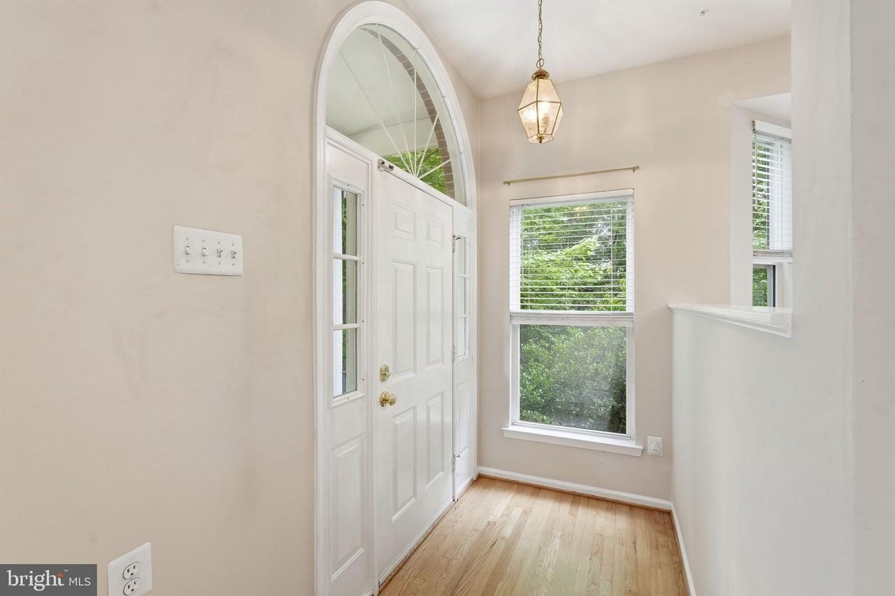 13222 Goose Pond Ln - Photo 4 of 50