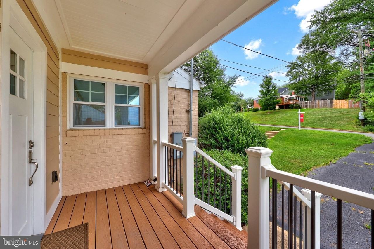 2722 Woodley Pl - Photo 4 of 38