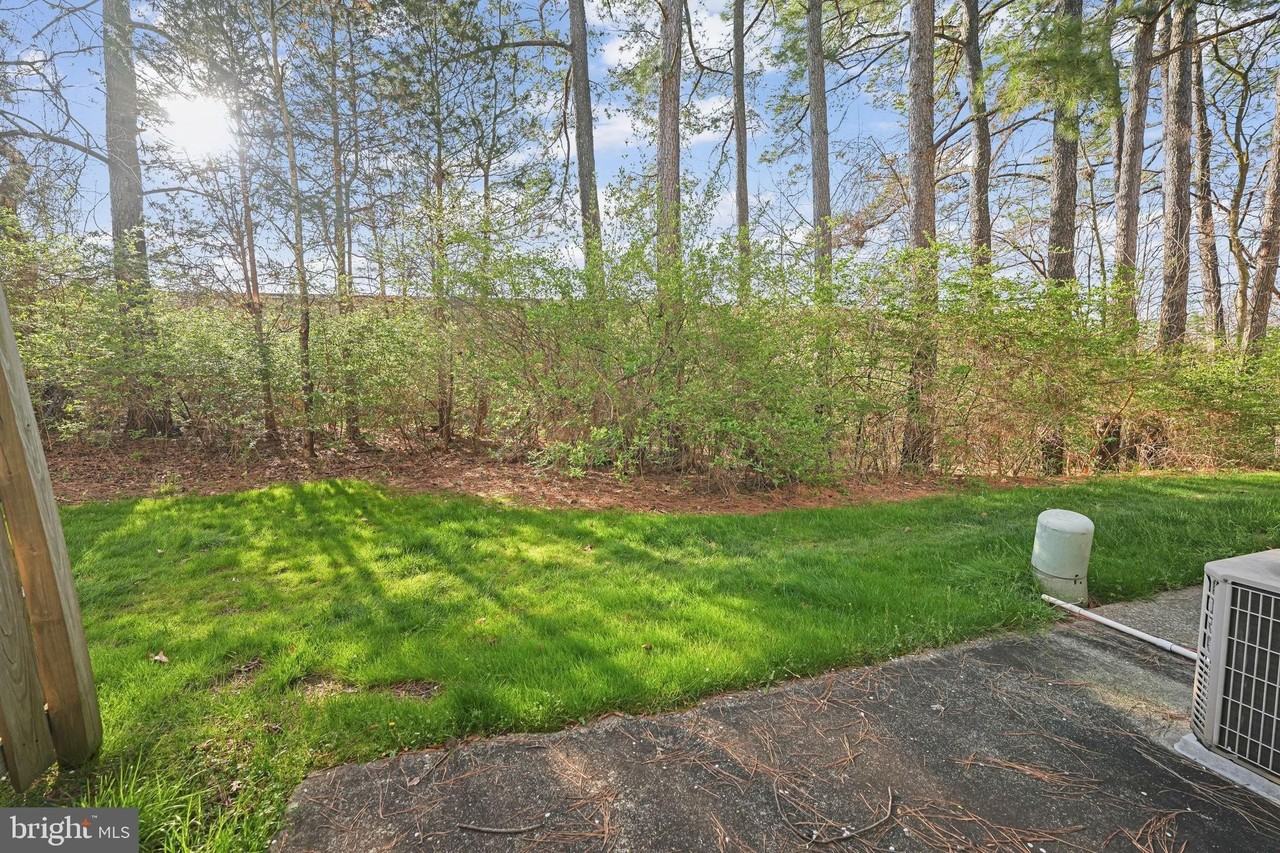 46964 Courtyard Sq - Photo 7 of 33