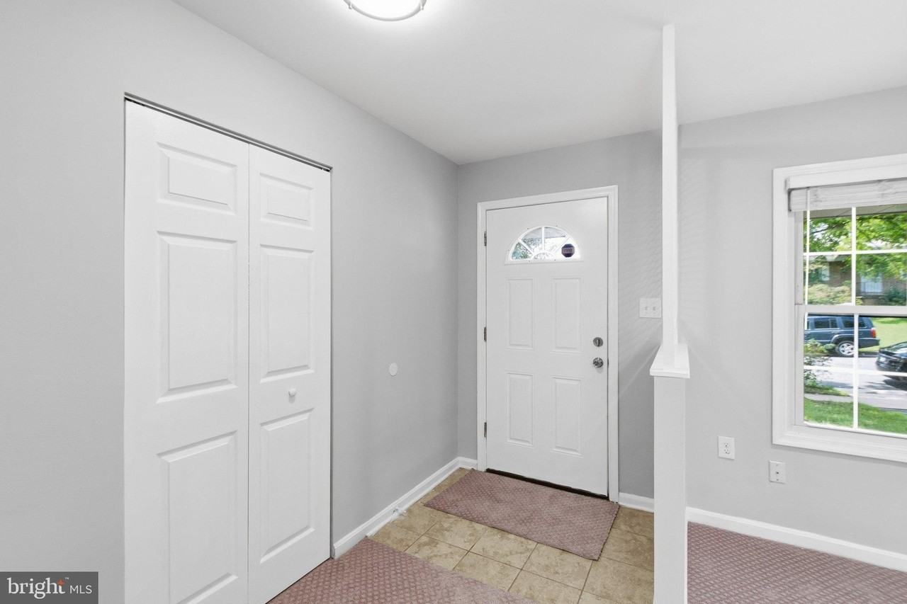 1402 N Amelia St - Photo 4 of 30