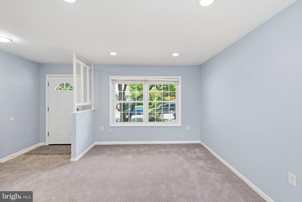 1402 N Amelia St - Photo 5 of 30
