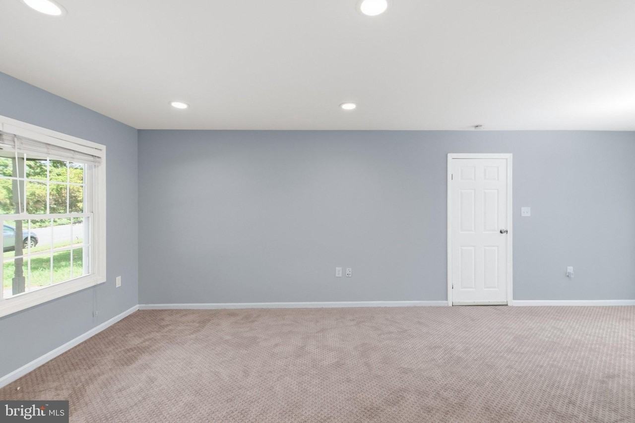 1402 N Amelia St - Photo 6 of 30