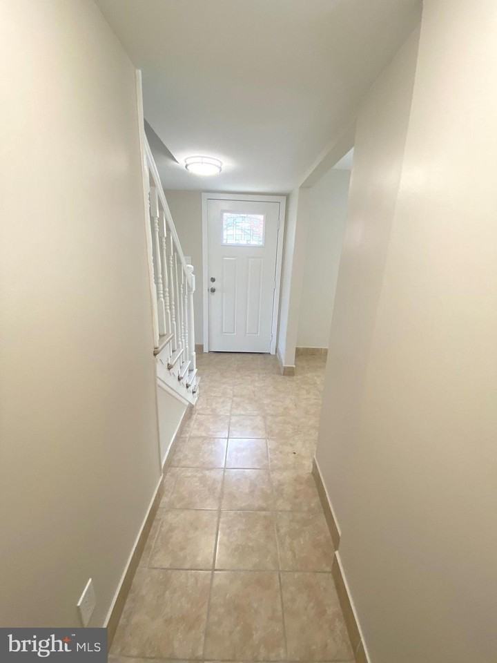 9715 Pickett Ln - Photo 3 of 29