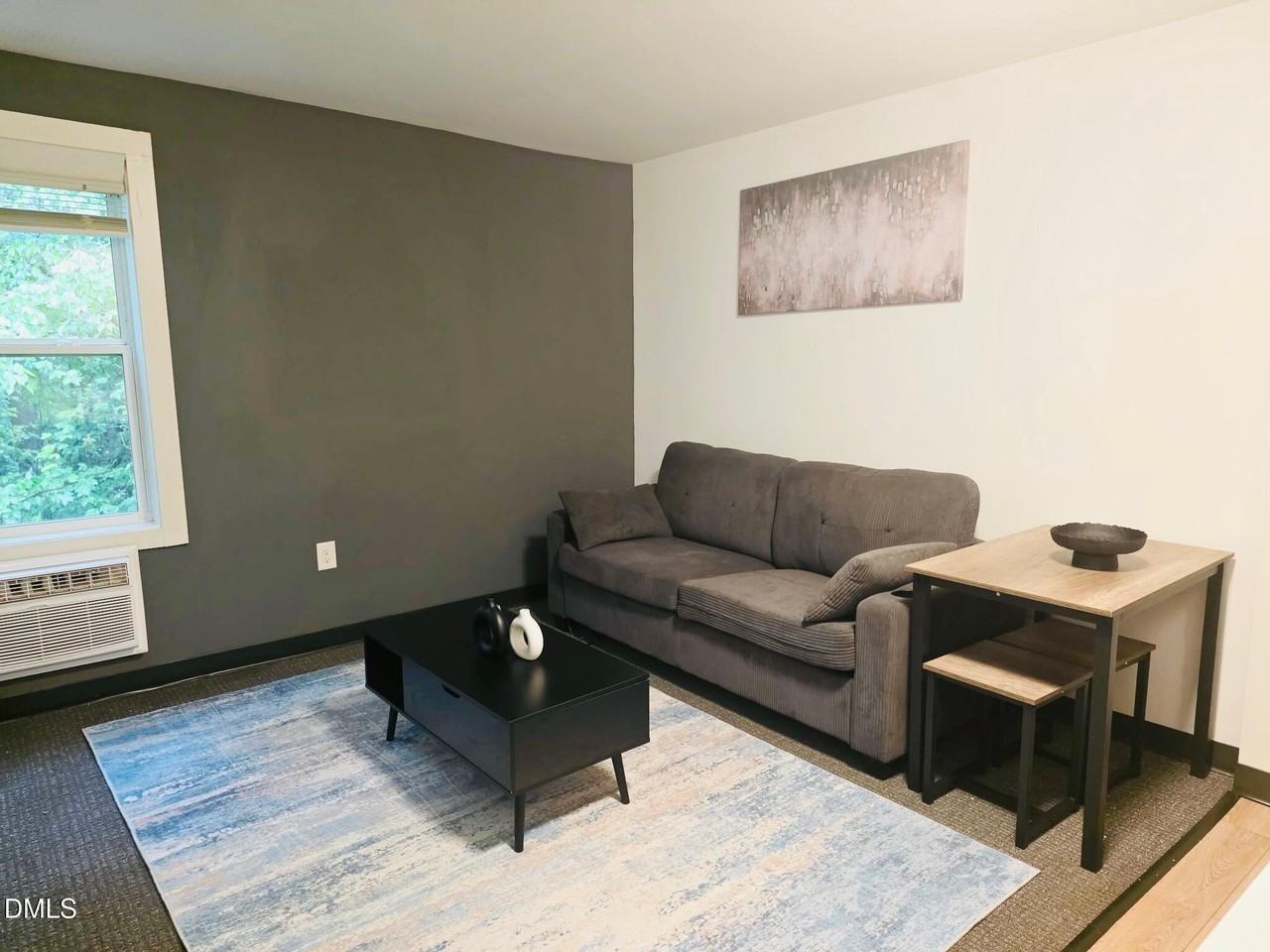5104 Hollyridge Dr #207 - Photo 5 of 17