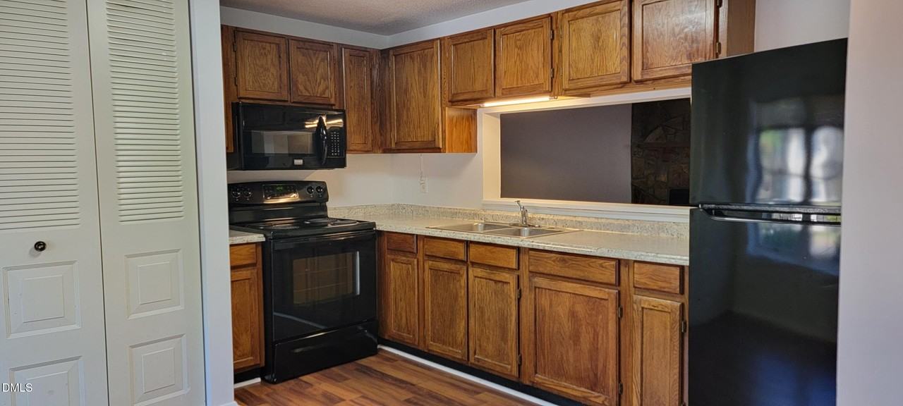 7725 Sandra Ln - Photo 3 of 15