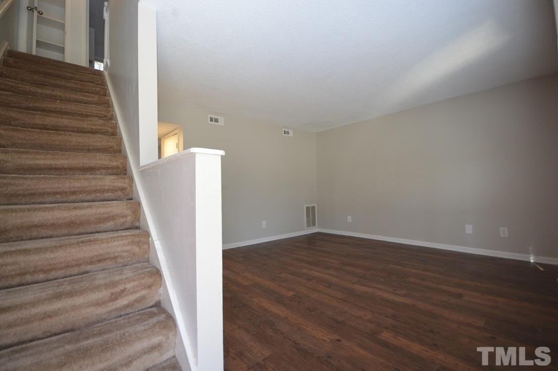 1208 Carlton Ave - Photo 4 of 19