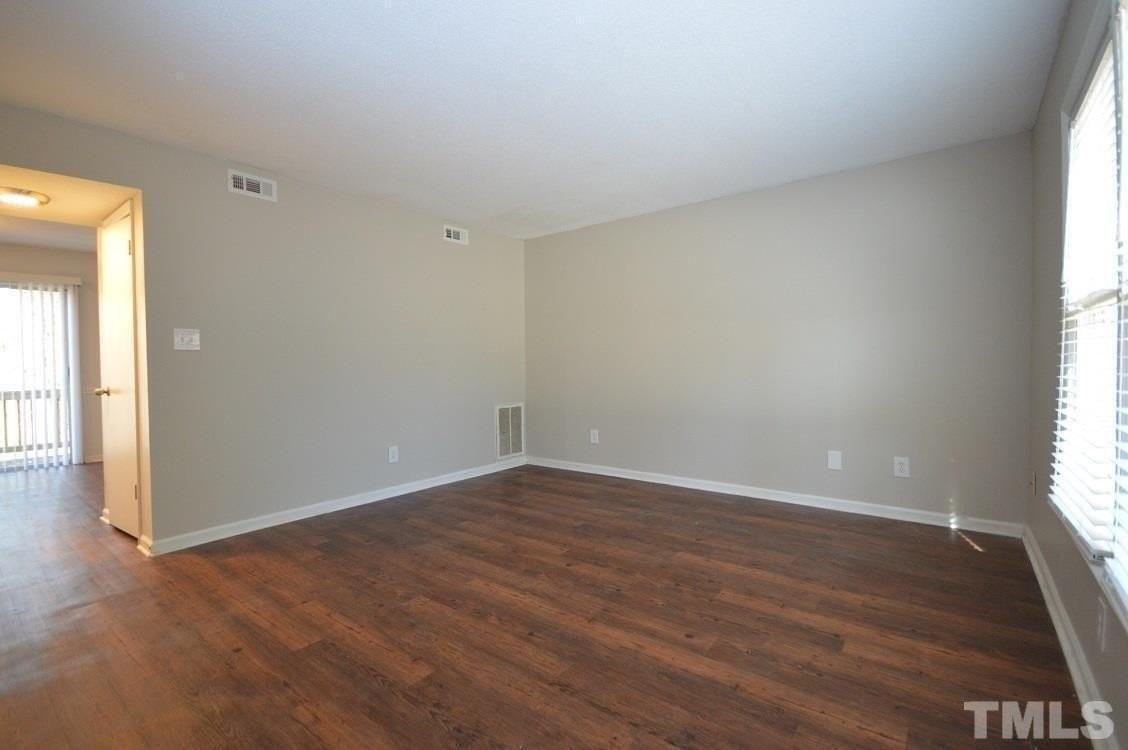 1208 Carlton Ave - Photo 5 of 19