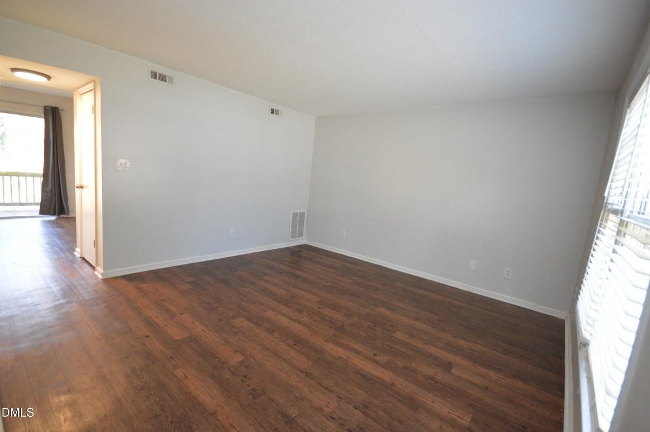 1208 Carlton Ave - Photo 6 of 19