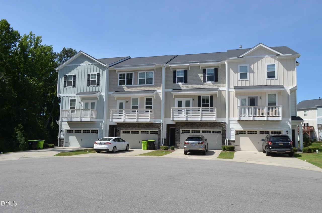 1124 Finch Ct - Photo 2 of 50