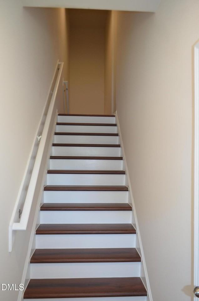 1124 Finch Ct - Photo 6 of 50