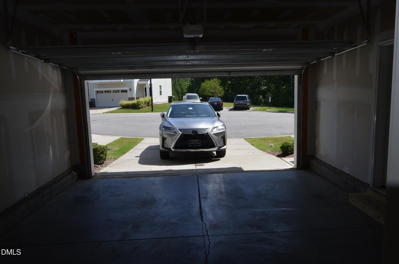 1124 Finch Ct - Photo 7 of 50