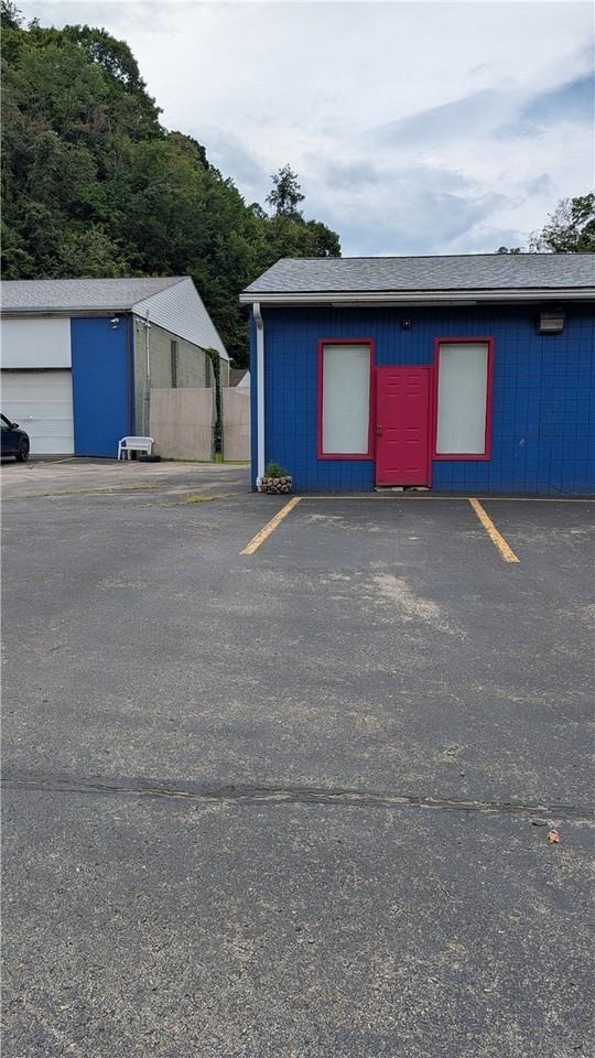 1330 Hayden Blvd - Photo 2 of 9