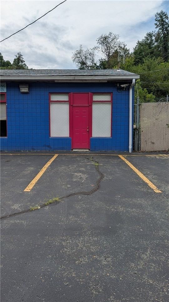 1330 Hayden Blvd - Photo 3 of 9
