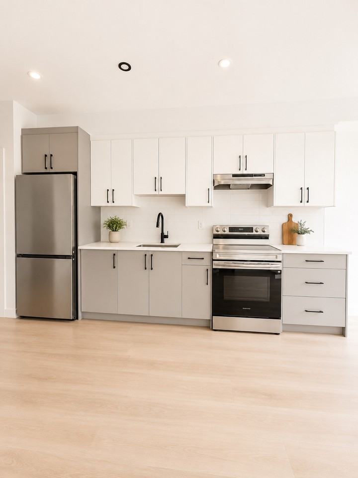 10050 86 Ave NW - Photo 3 of 18