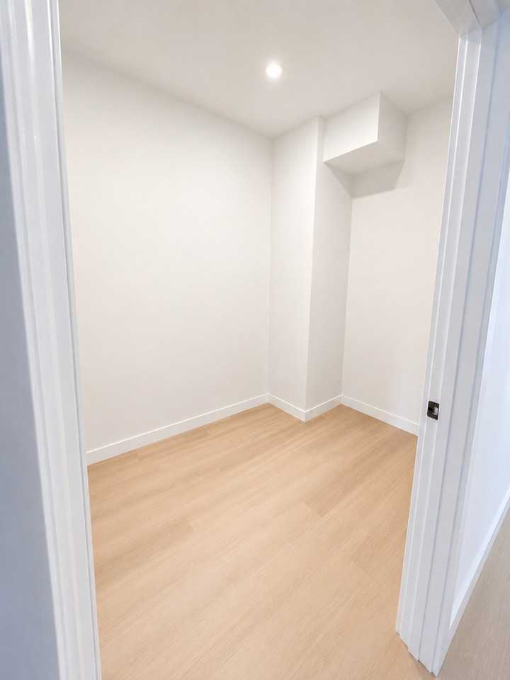 10050 86 Ave NW - Photo 7 of 18
