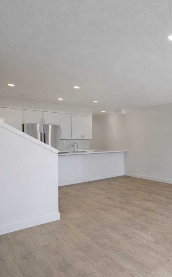 12214 102 St NW - Photo 5 of 13