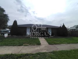 featured image of 208 N Washington St1/2 #1-2