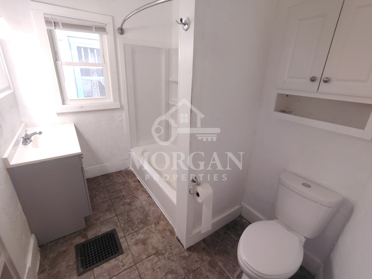 1031 Hendricks St - Photo 5 of 8