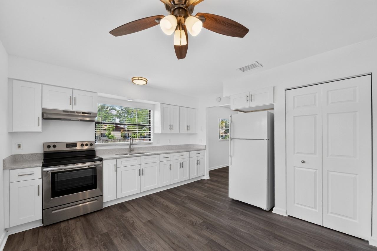 526 Rosery Rd Nw #B - Photo 6 of 13