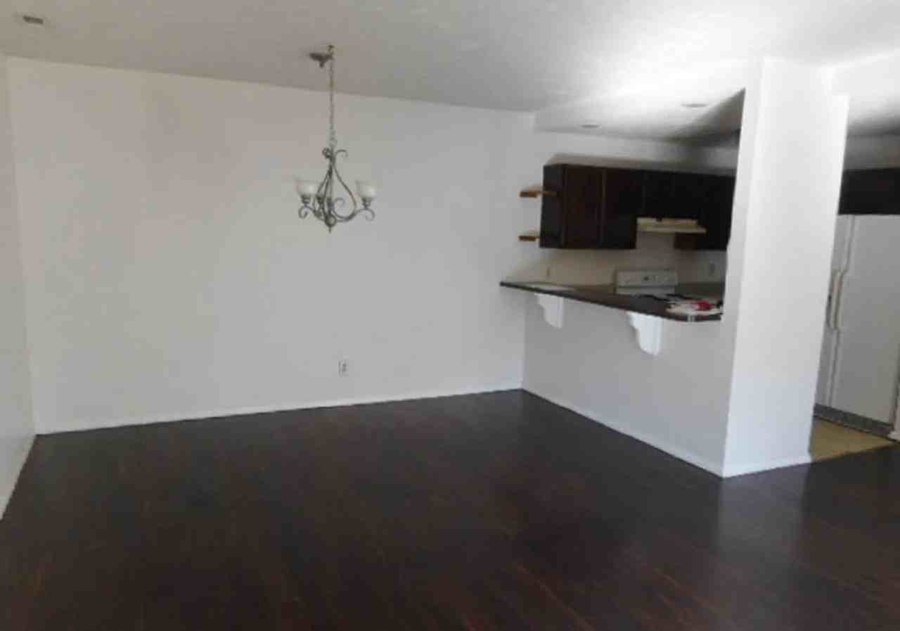 1862 Tryon Drive - 1unit 1 #1 - Photo 2 of 4