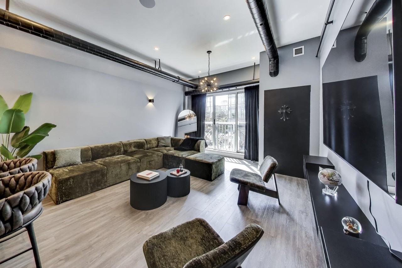 766 King Street West #202 - Photo 3 of 18