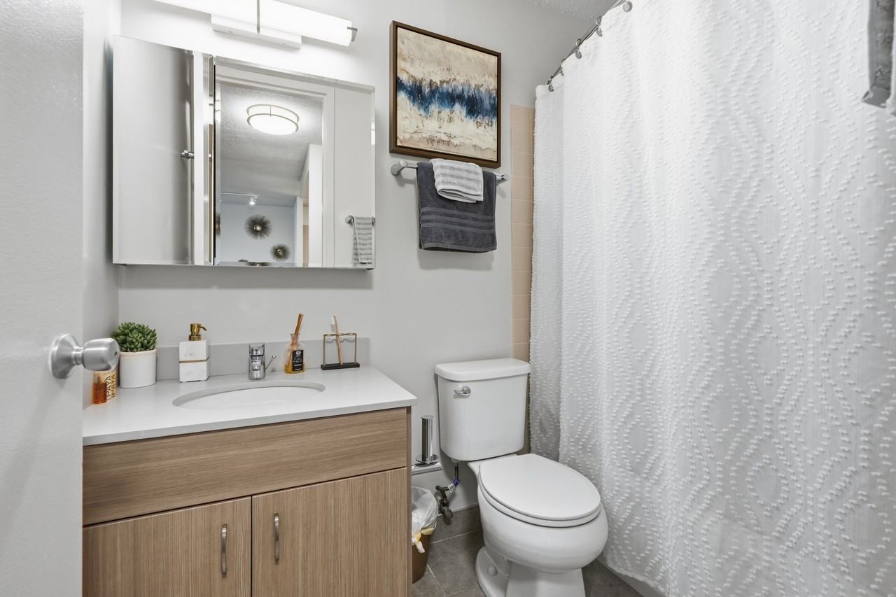 1130 N Dearborn St #1-1 - Photo 7 of 38
