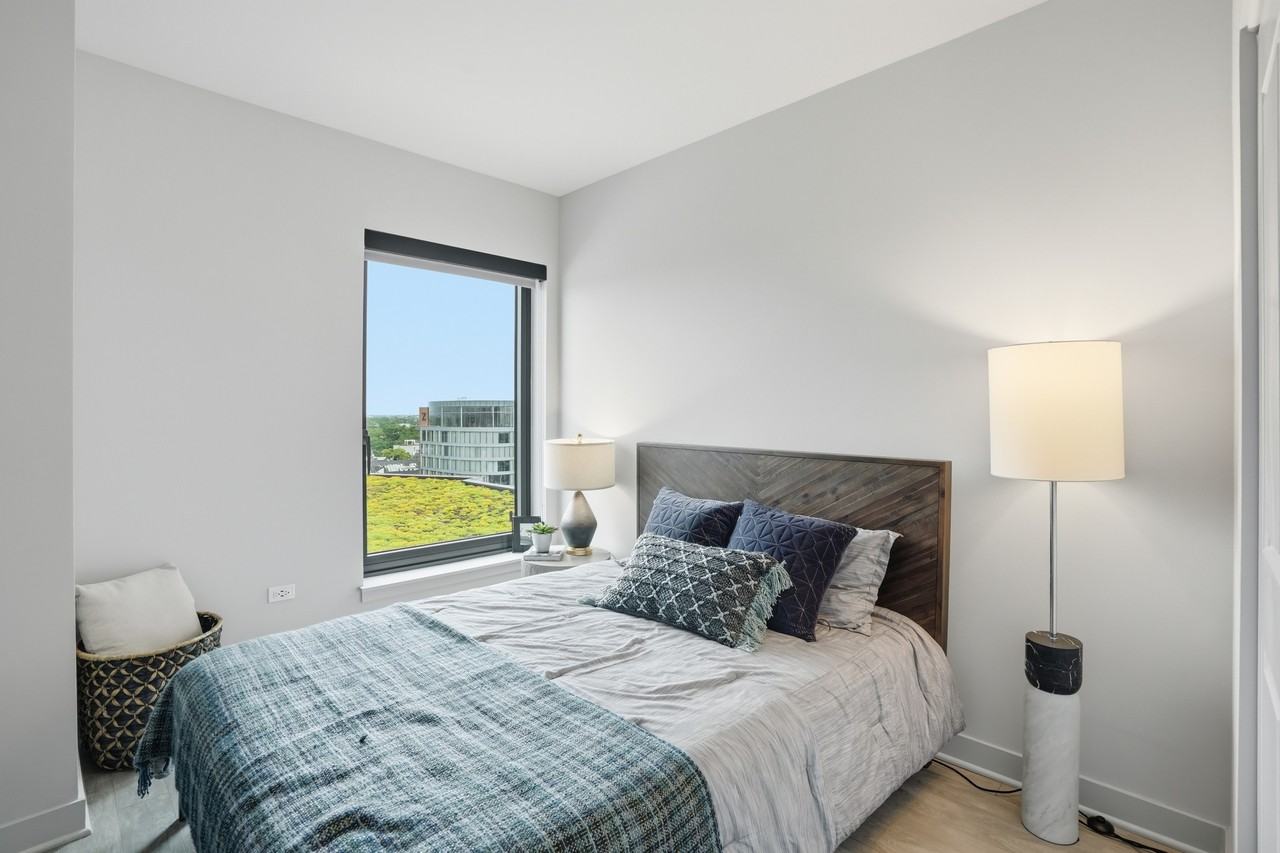 1025 W Addison St #1-1 - Photo 5 of 50