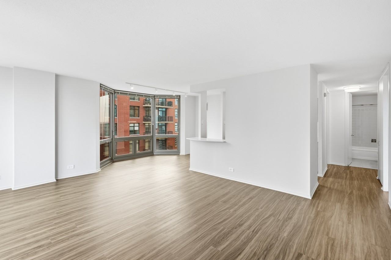 1130 N Dearborn St #2-2 - Photo 2 of 43