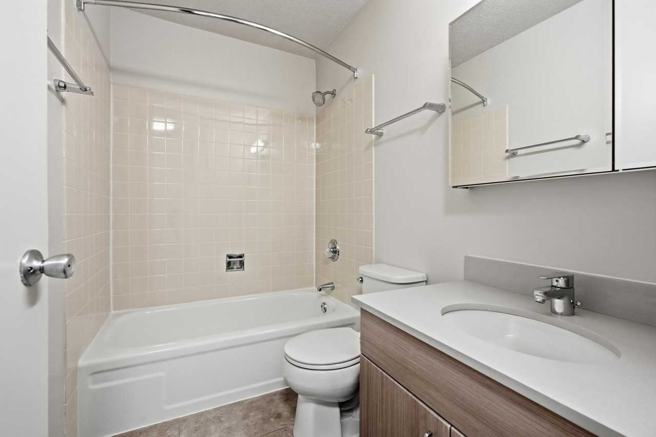 1130 N Dearborn St #2-2 - Photo 7 of 43