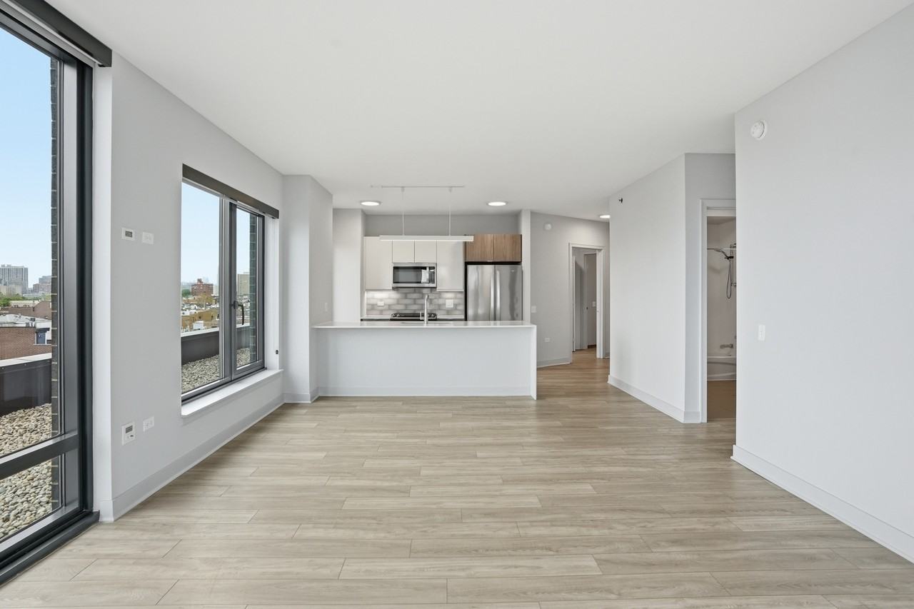 1025 W Addison St #2-2 - Photo 2 of 50