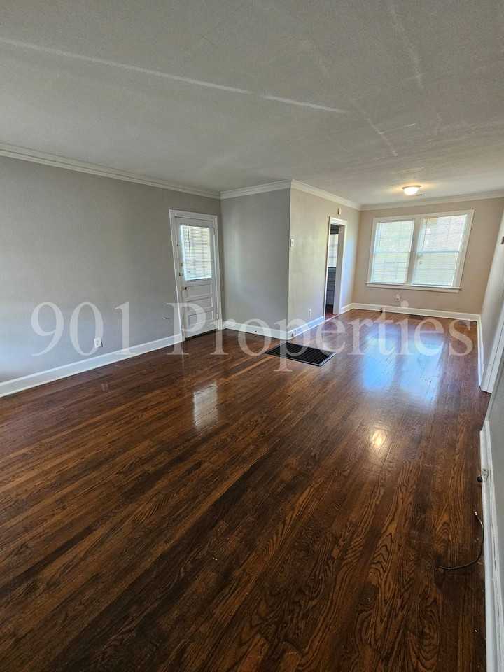 770 Goodman St #1 - Photo 3 of 10