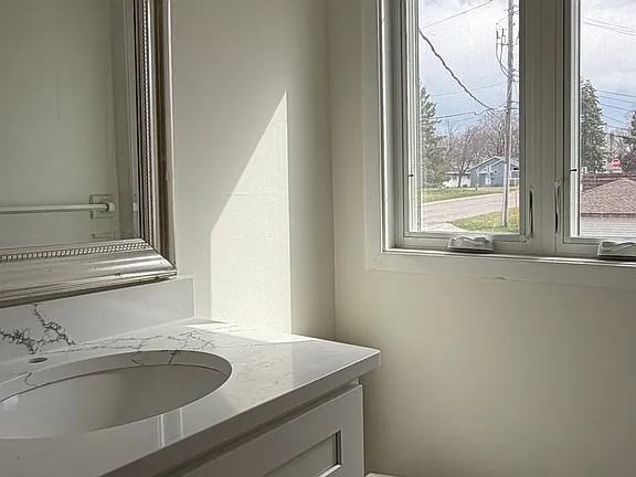 Elmwood Apartments - Photo 7 of 9