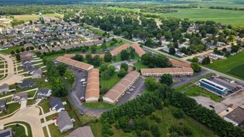 featured image of 307 N Prairieview Rd