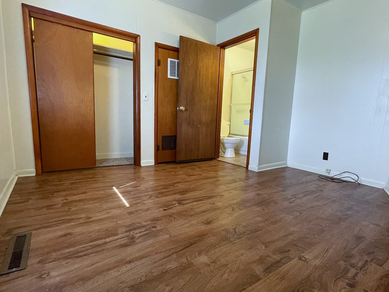 401 E Snider St #3 - Photo 5 of 9